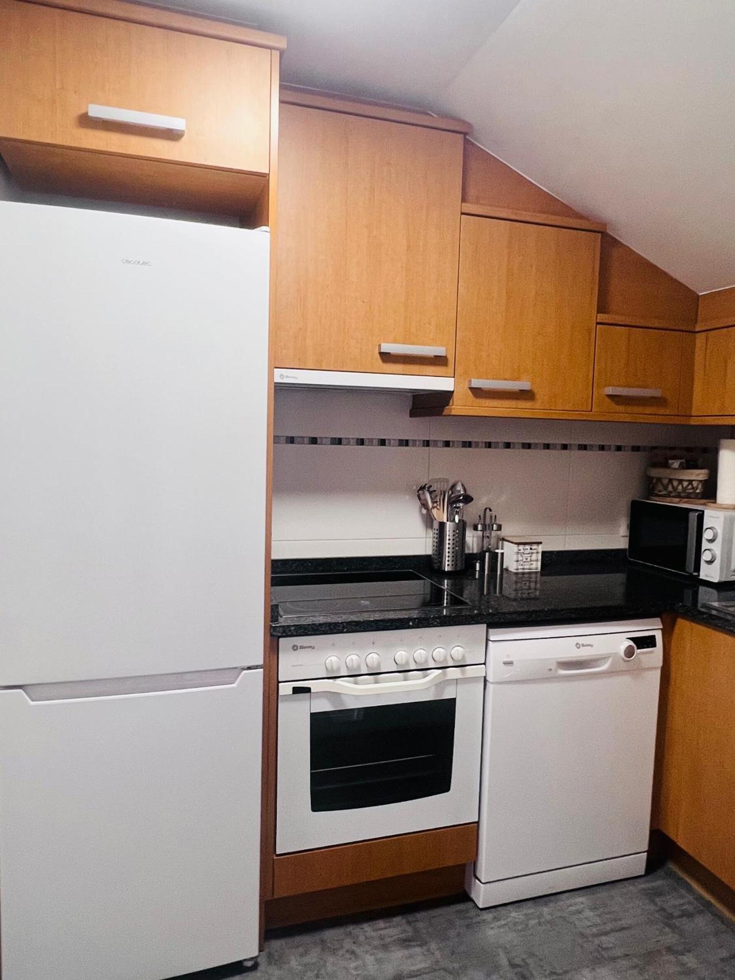 Apartamento Atico Con Terrazas, Garaje Y Ascensor En El Casco Antiguo Huesca Exterior foto
