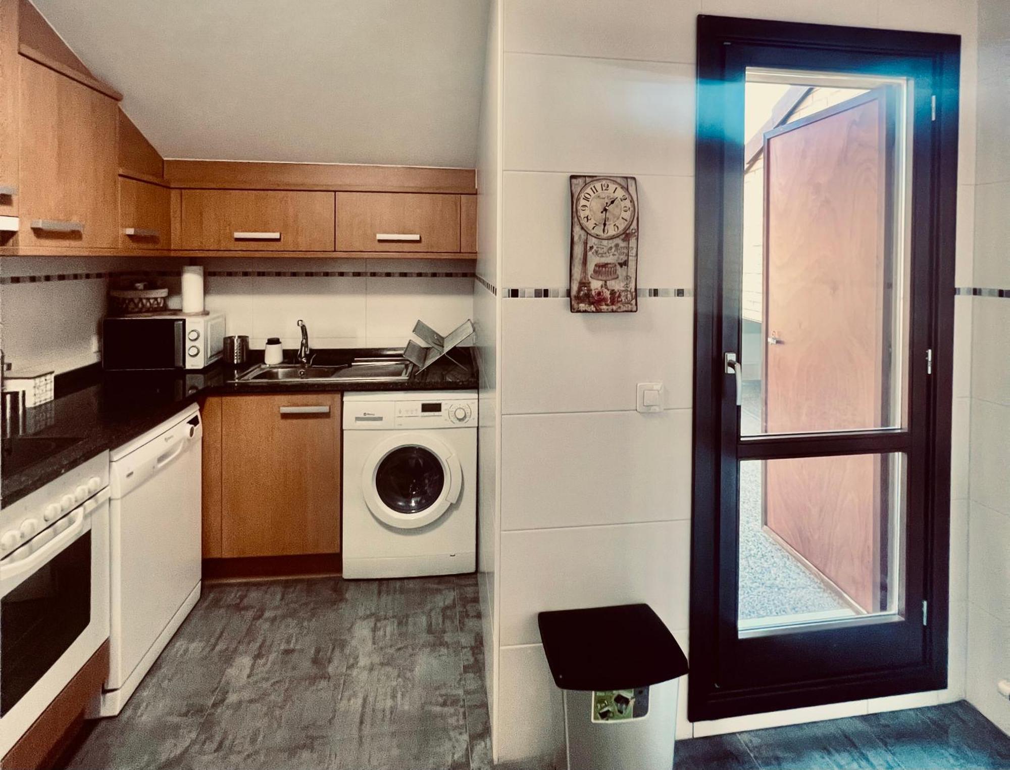 Apartamento Atico Con Terrazas, Garaje Y Ascensor En El Casco Antiguo Huesca Exterior foto